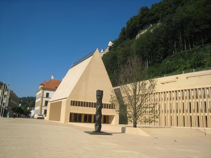 IMG_3312.JPG - Liechtenstein - the parliament, with the castle overseeing it all.